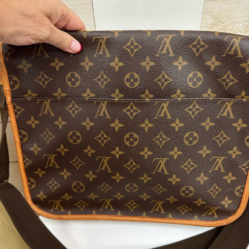 Louis Vuitton Monogram Bosphore GM Messenger Bag - Picture 9 of 13